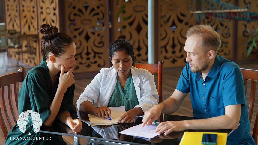 врач аюрведы фото