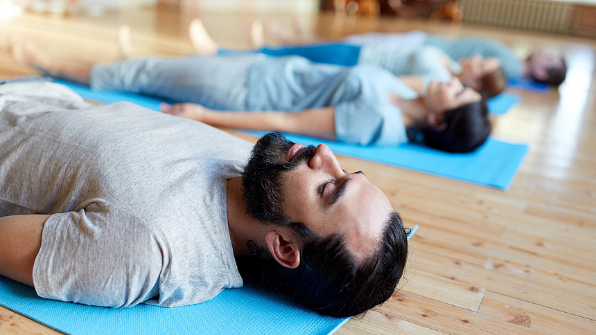 шавасана на йоге фото