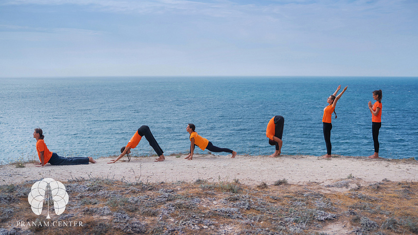 Уттанасана фото