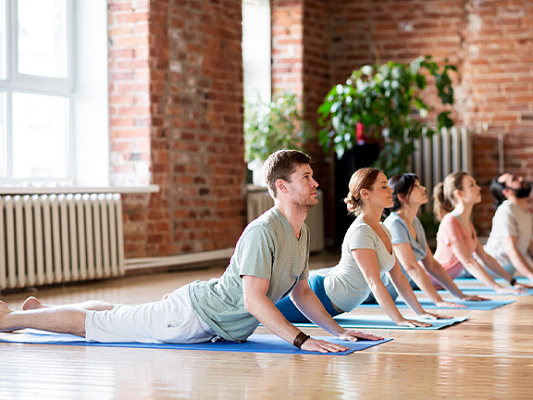 Бхуджангасана (Поза Кобры): польза, техника, противопоказания