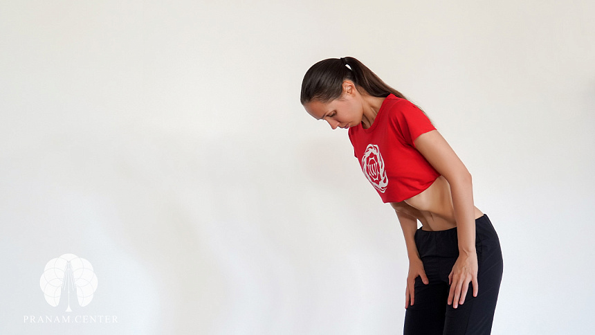 Агнисара-крийя стоя фото