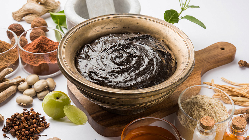 Чаванпраш в тарелке