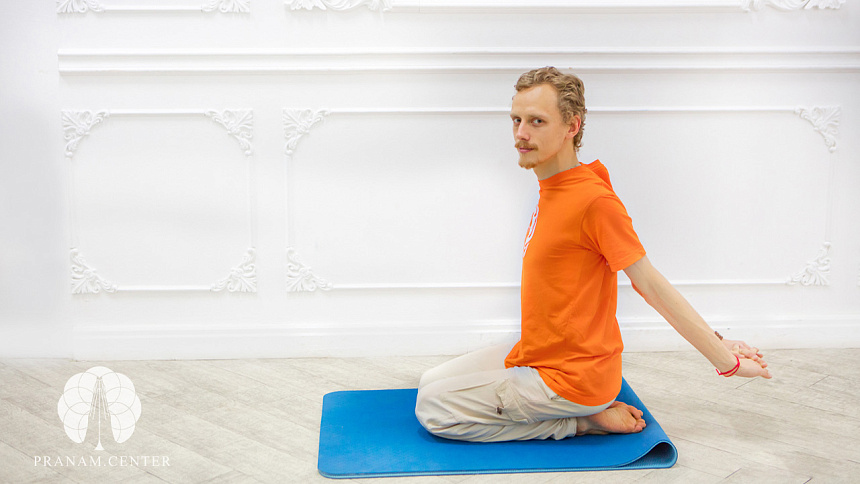 Ваджрасана фото